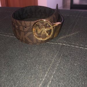 Michael Korda belt. Medium